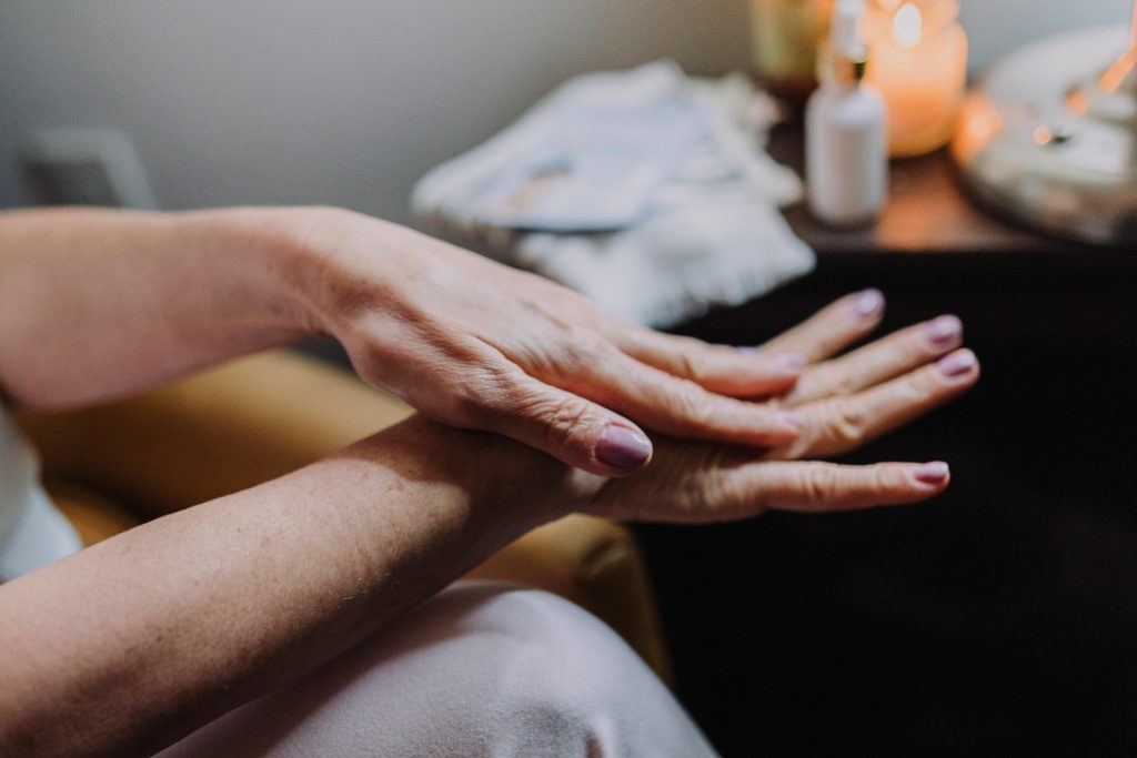 Person rubbing their hands